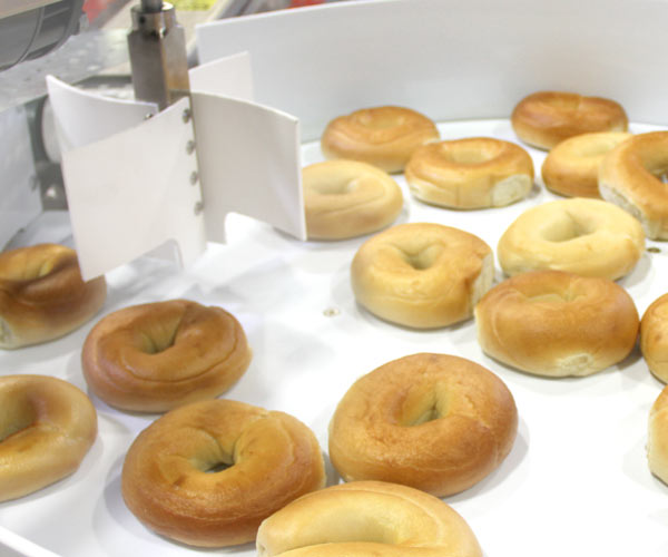 Ryan rotary utility slicer slicing bagels